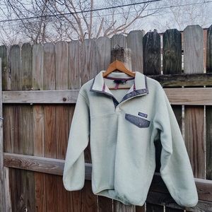 The most perfect sage green Patagonia pullover